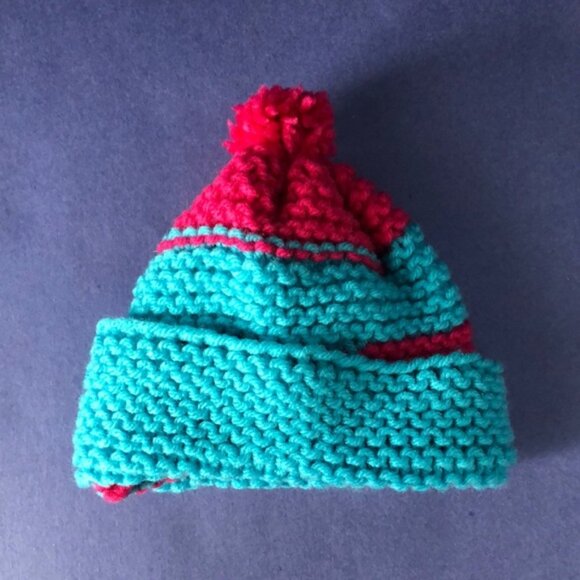 NWOT Vintage Hand-Knitted Made-in-Canada Teal & Red Beanie with Pom Pom - Picture 1 of 3